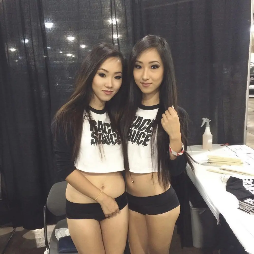 Asian Girls (20 pics)