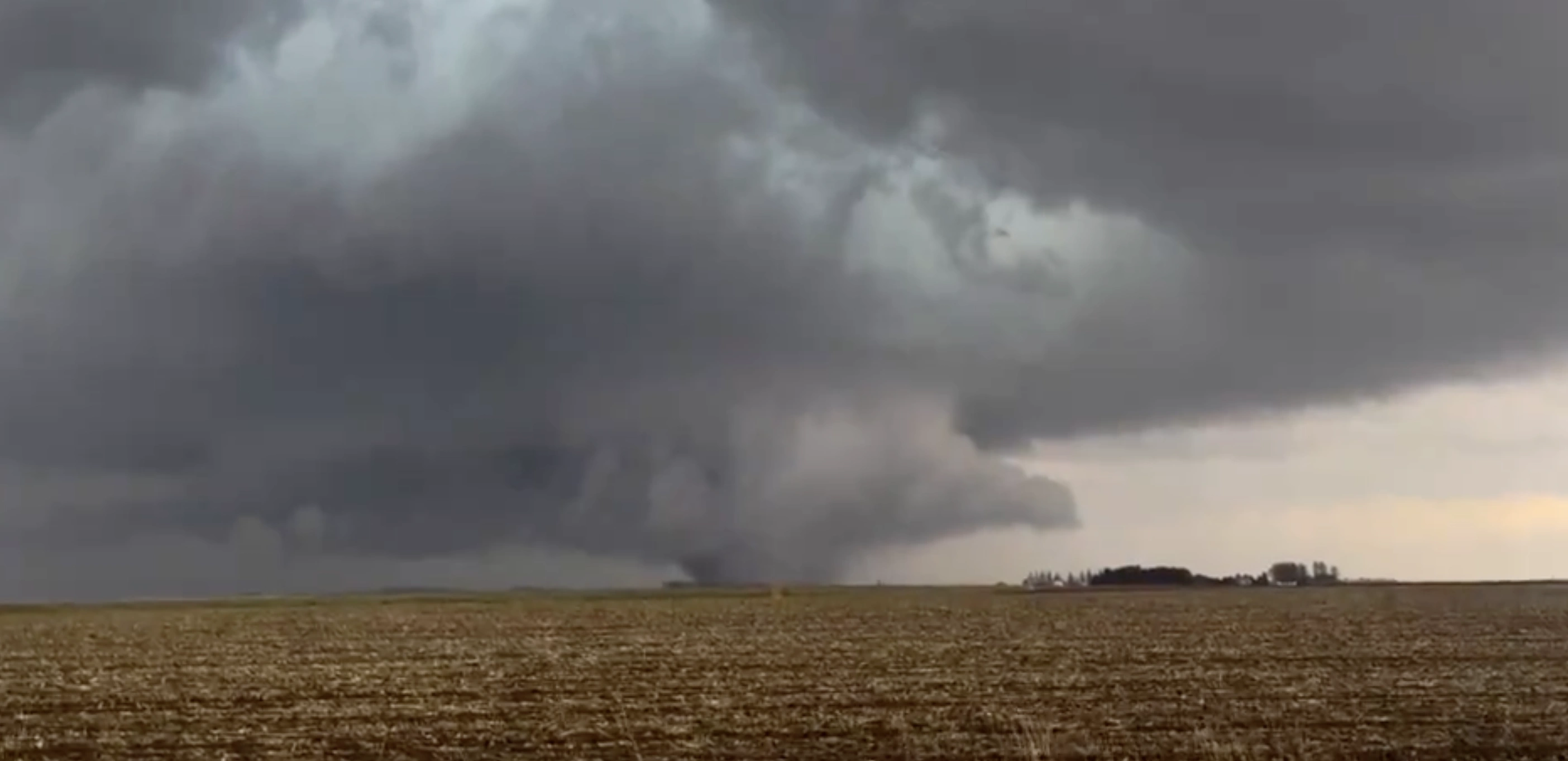 20 Chilling Images of the Recent Tornado Outbreak