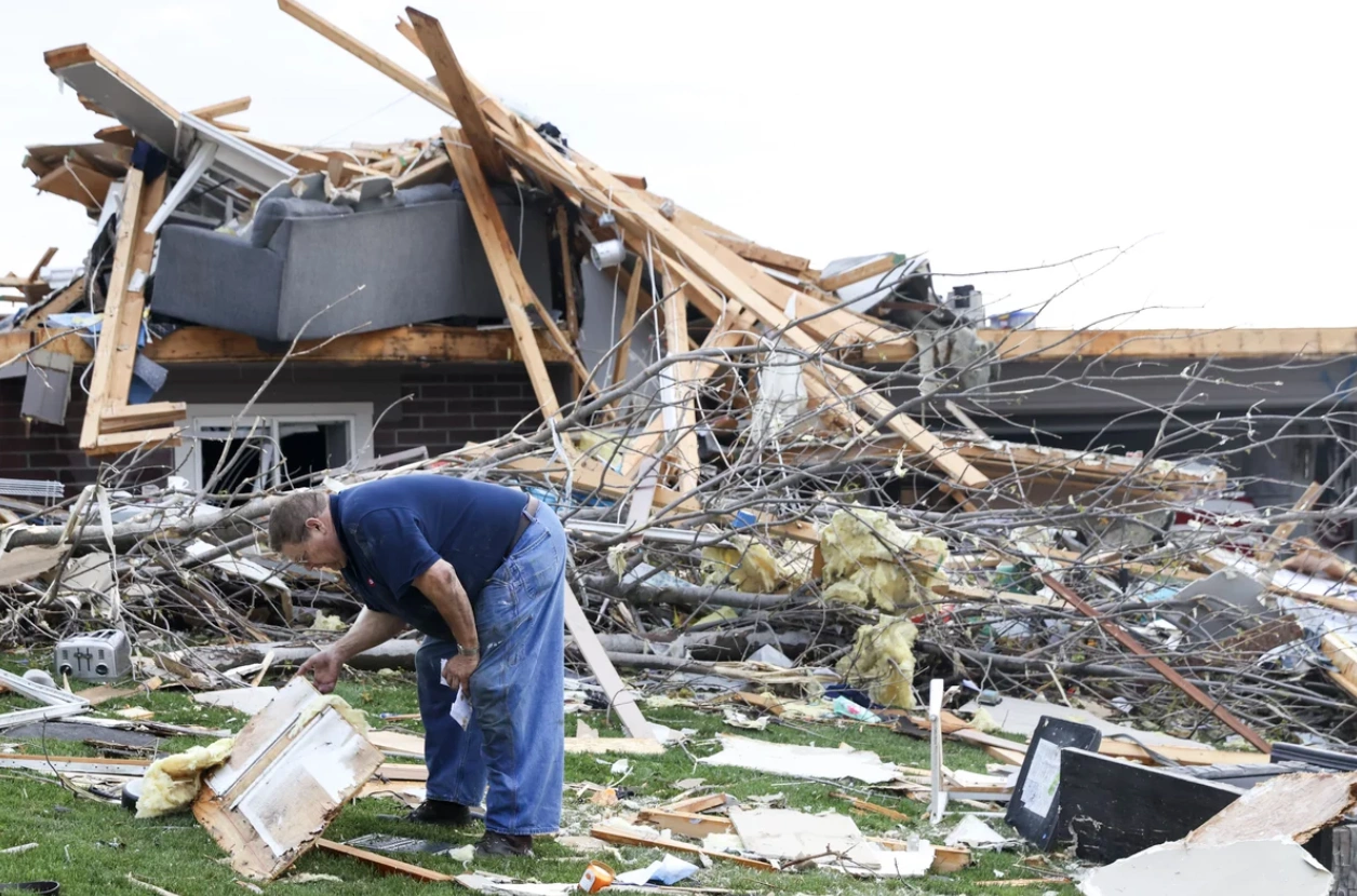 20 Chilling Images of the Recent Tornado Outbreak