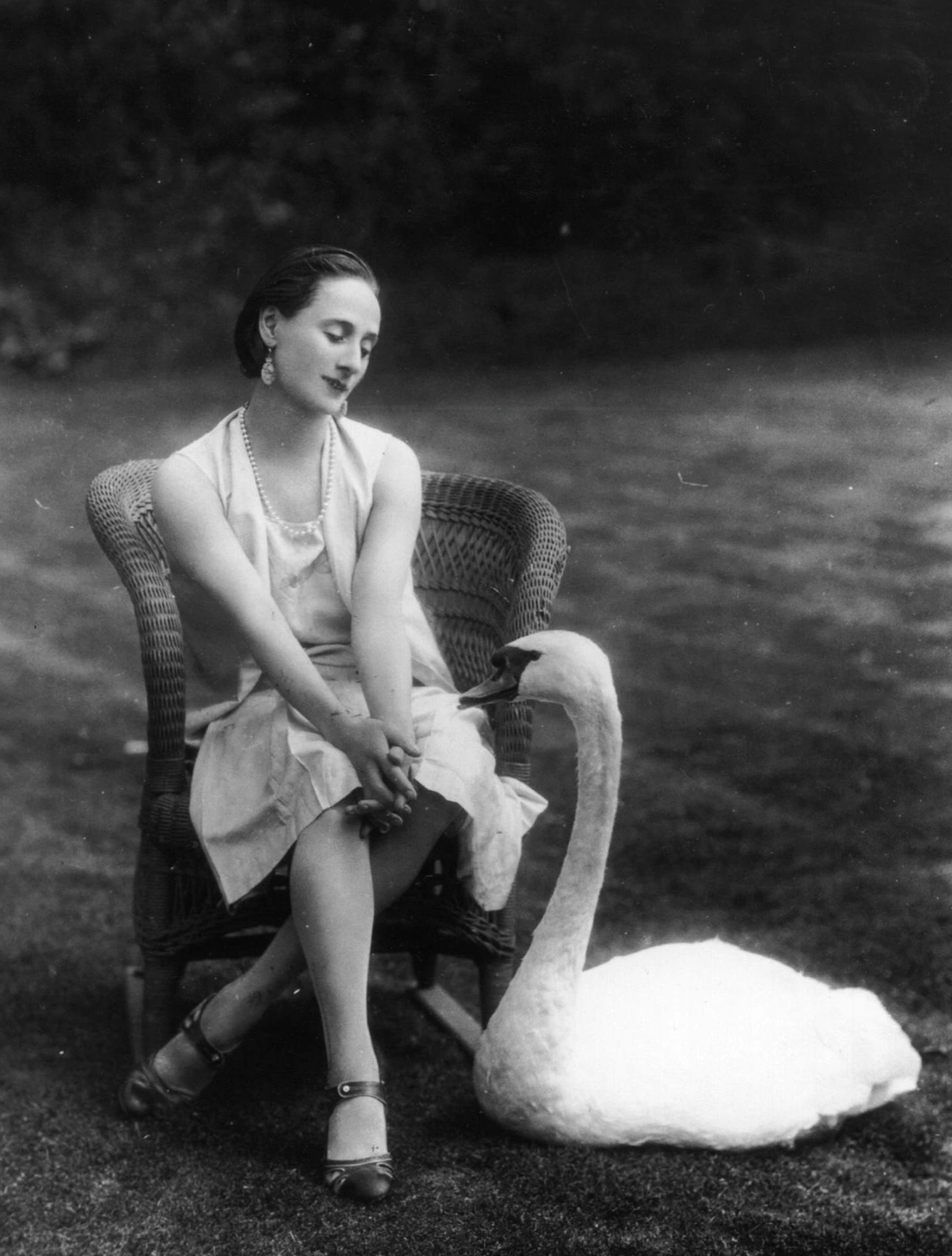 21 Vintage Portraits Showcasing Humanity's Timeless Sense of Humor