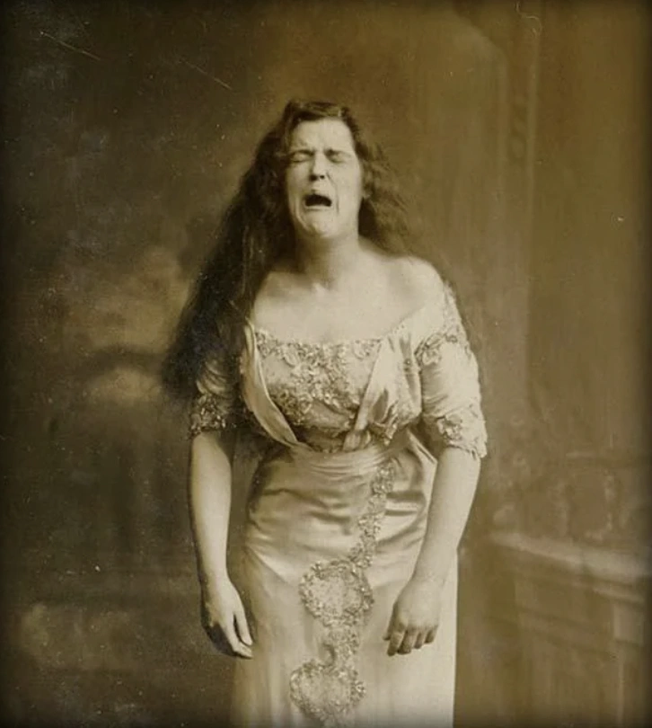 21 Vintage Portraits Showcasing Humanity's Timeless Sense of Humor