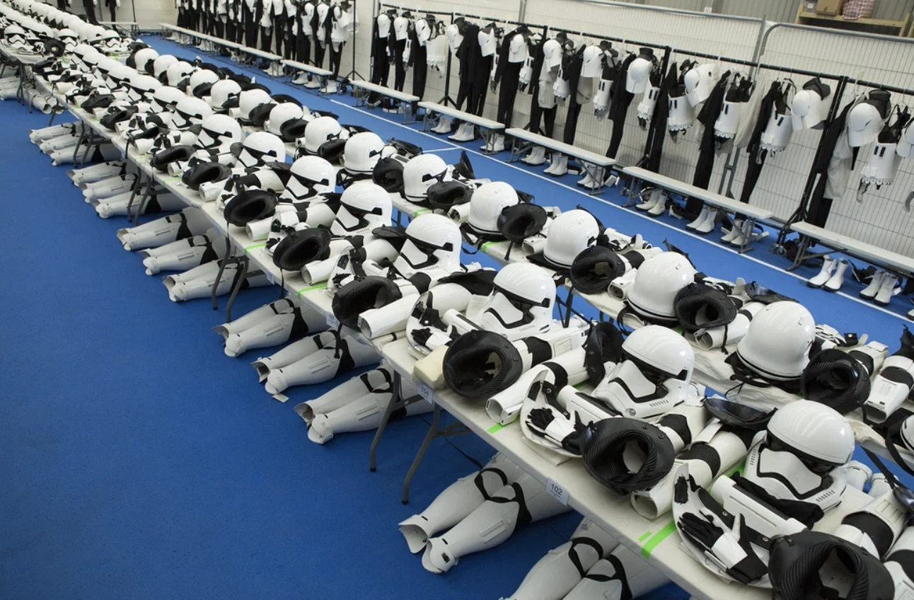 20 Breathtaking Behind-the-Scenes Images Captured on the Set of Star Wars