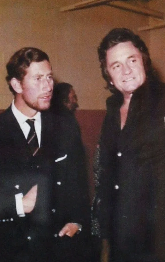 21 Unfiltered Backstage Snapshots of Musicians Before the Show