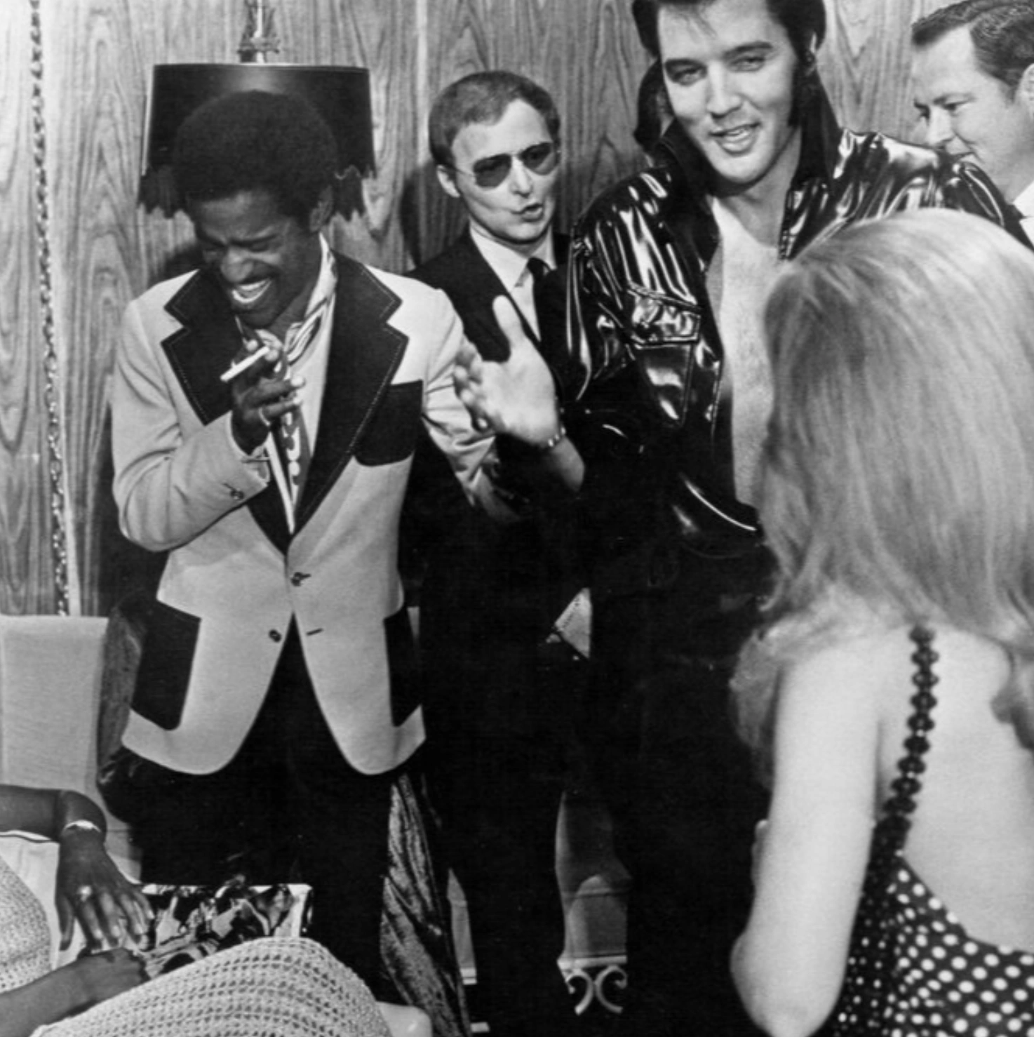 21 Unfiltered Backstage Snapshots of Musicians Before the Show