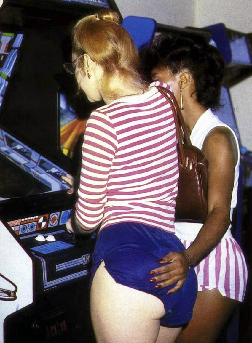 26 Classic Arcade Photos That Deserve a Top Score