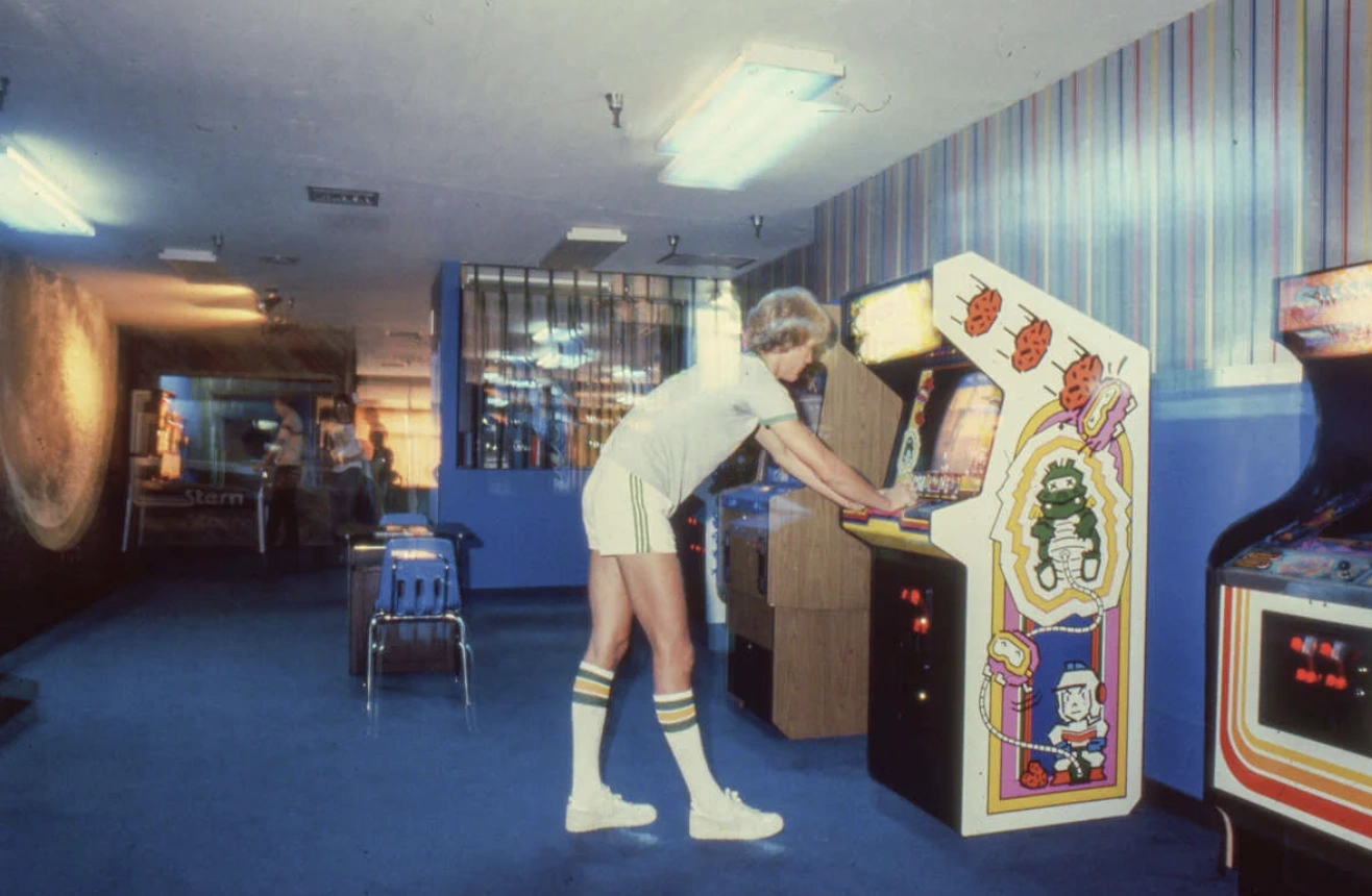 26 Classic Arcade Photos That Deserve a Top Score