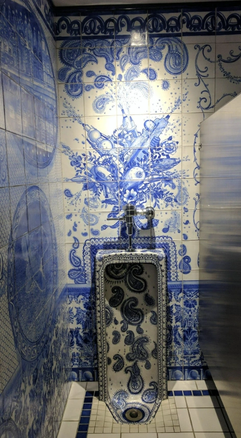37 Quirky Toilets We'd Love to Use for a Tipsy Tinkle