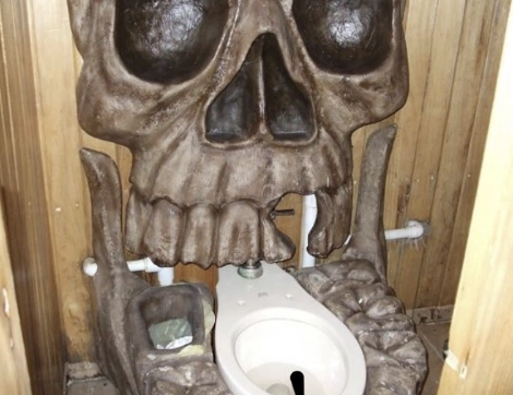 37 Quirky Toilets We'd Love to Use for a Tipsy Tinkle