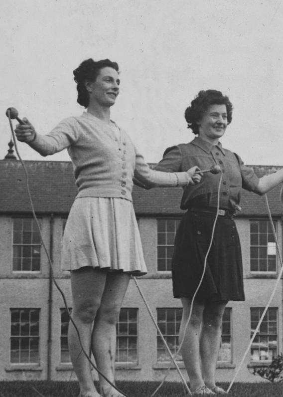 25 Throwback Gym Bros Captured in Sweaty Snapshots