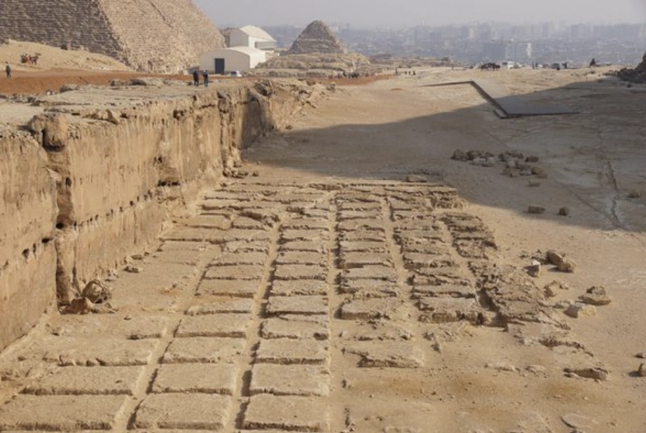 8 Unbunked Theories About the Great Pyramid