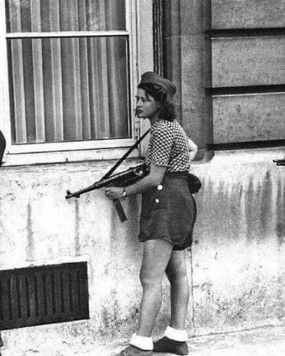 27 Timeless Moments in History Immortalized Through Photographs