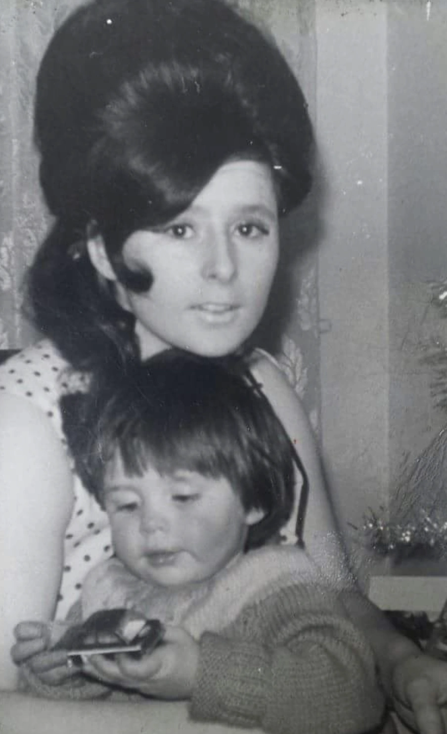 30 Groovy Gals from the '60s Who Rocked Marge Simpson's Style