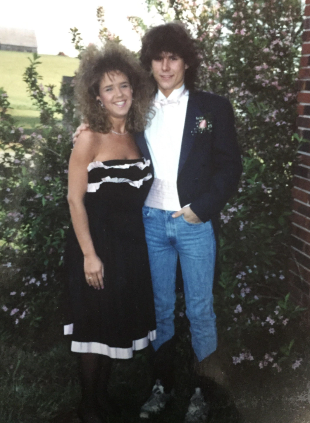 27 Throwback Prom Photos from the '80s That Will Make You Nostalgically Smell Hairspray