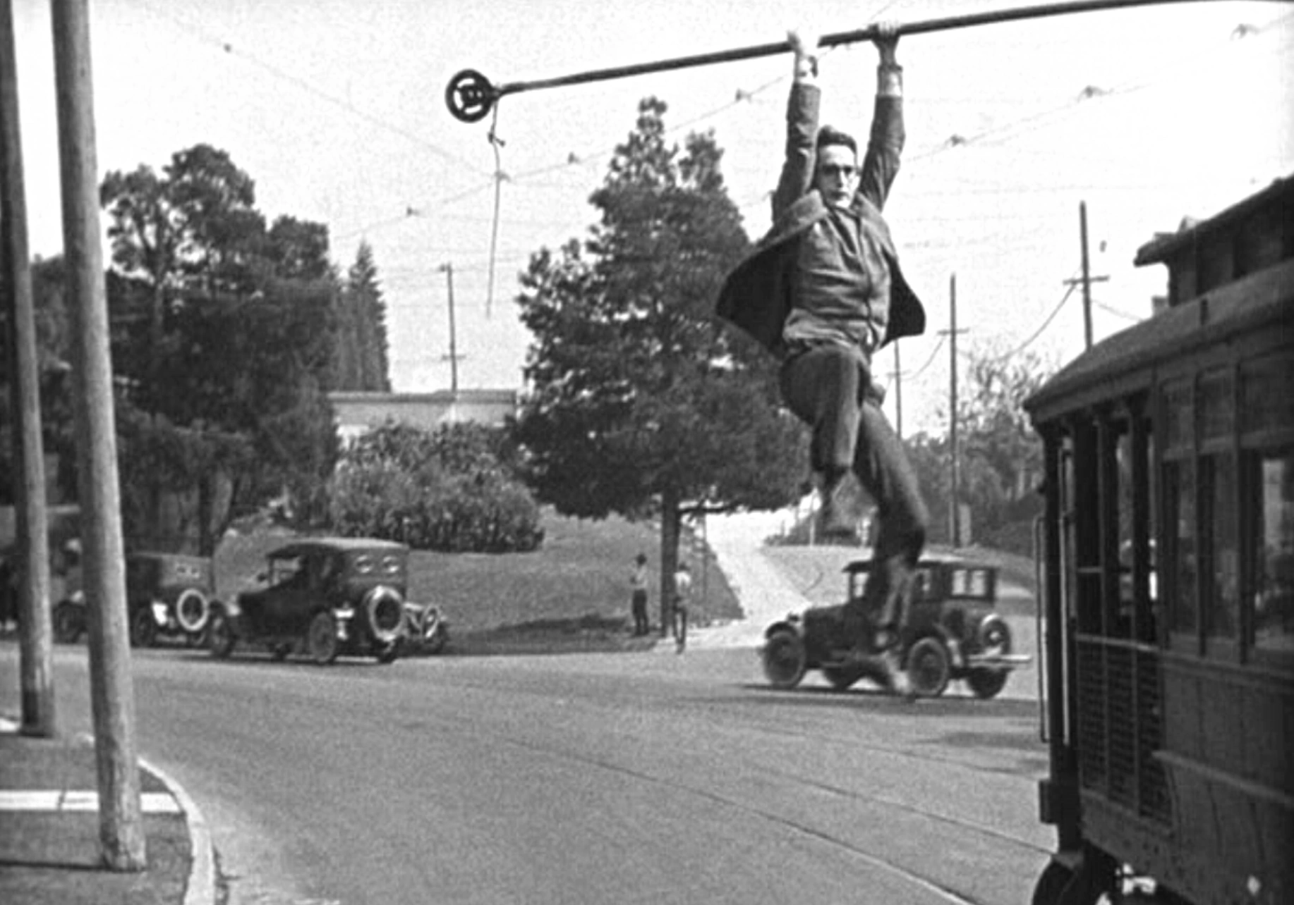 12 Rare Photos from the Silent Film Era Showing the Lack of Safety Regulations