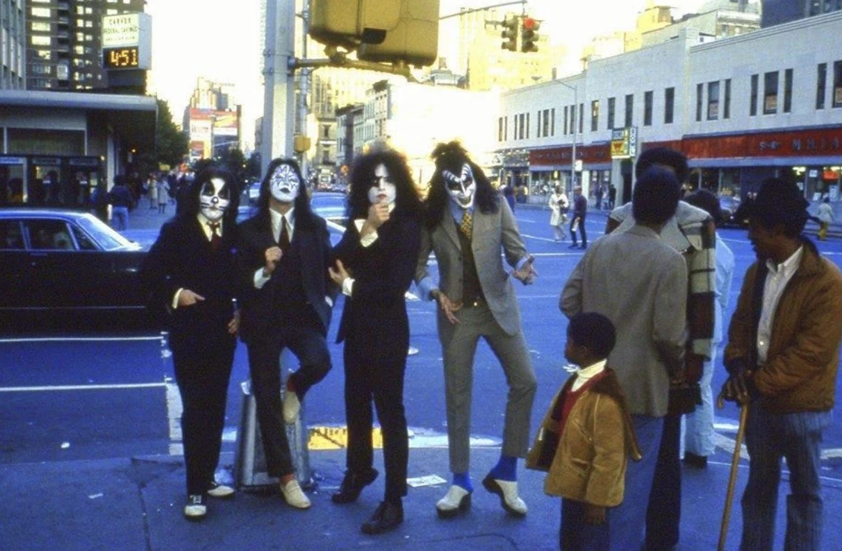 21 Captivating Images of '80s Rock Bands with Iconic Hairstyles that Rocked the Decade