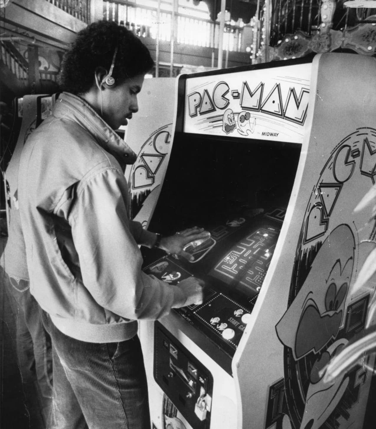 14 Throwback Photos of Pac-Man Mania