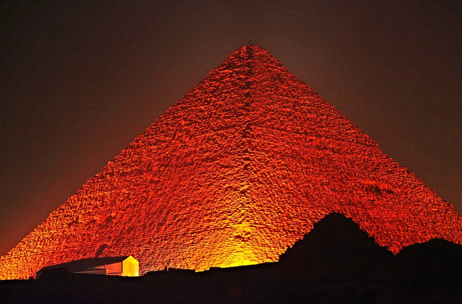 20 Fascinating Facts About the Pyramids of Giza Sans Aliens