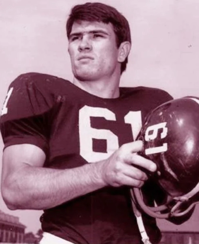 27 Uncommonly Seen Photos of Celebrities During Their College Years