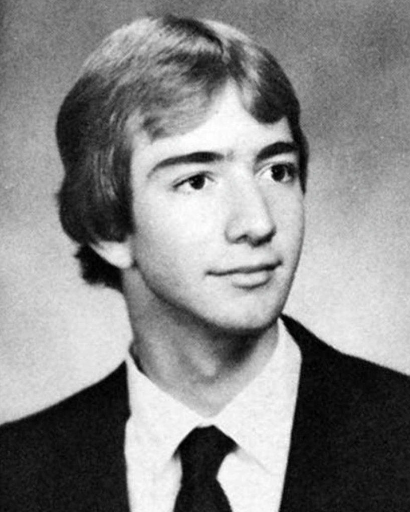 27 Uncommonly Seen Photos of Celebrities During Their College Years