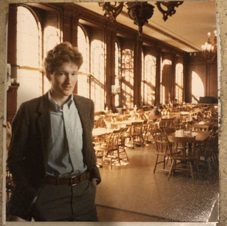 27 Uncommonly Seen Photos of Celebrities During Their College Years