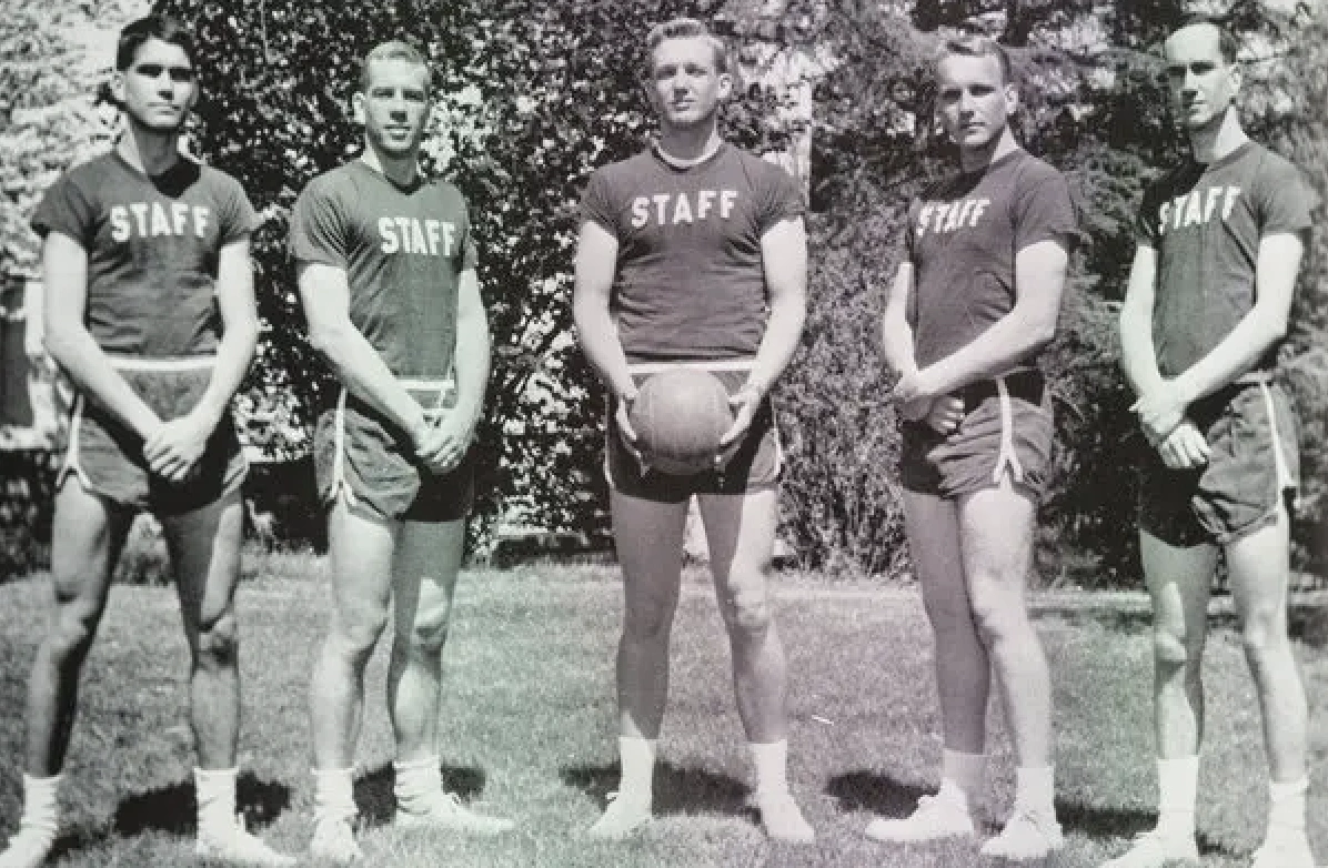 27 Uncommonly Seen Photos of Celebrities During Their College Years