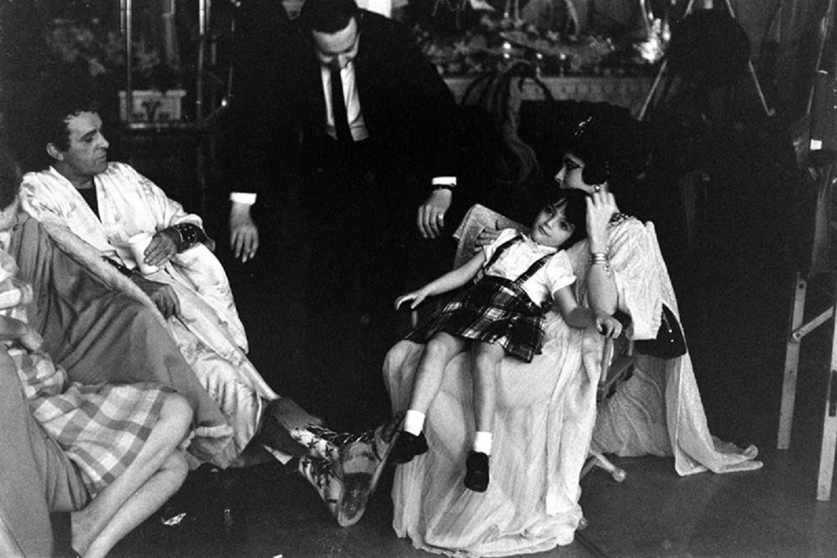 Unearthed: 40 Rare Behind-the-Scenes Photos from Legendary Films