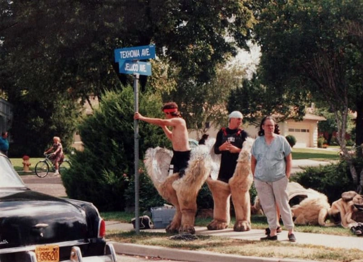 Unearthed: 40 Rare Behind-the-Scenes Photos from Legendary Films