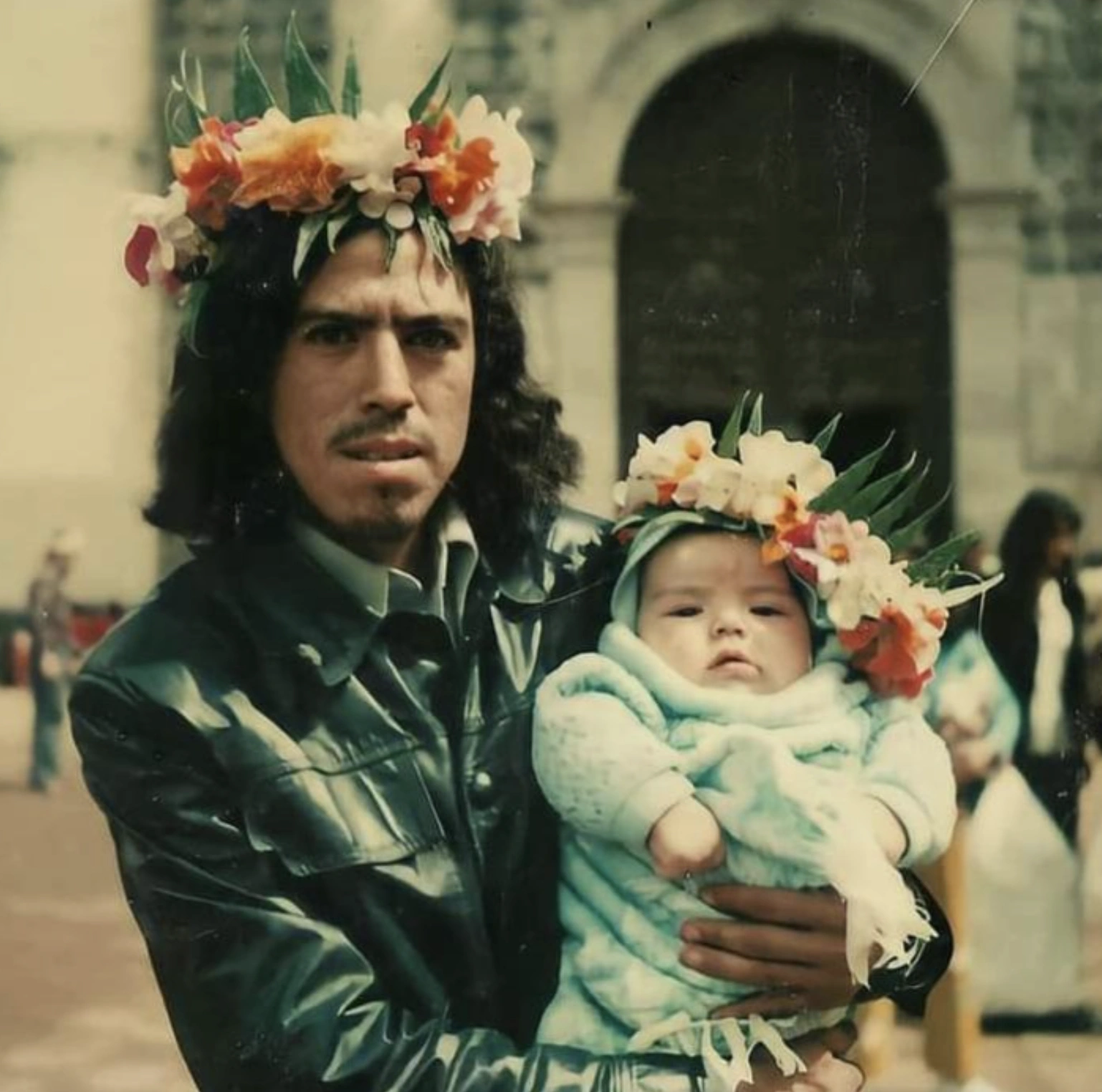 Capturing 1977: A Snapshot of the World in 24 Photos