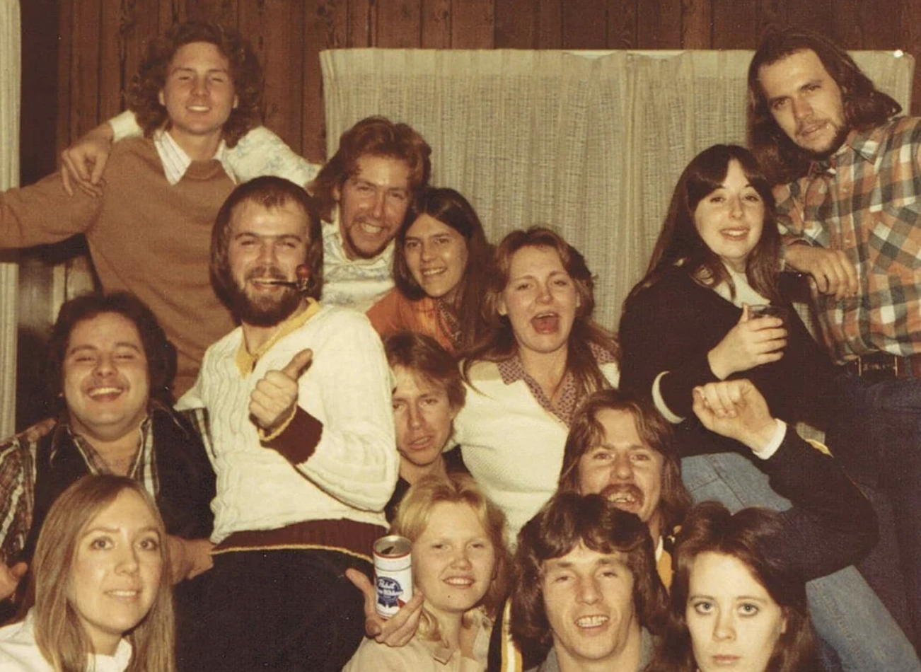 Capturing 1977: A Snapshot of the World in 24 Photos