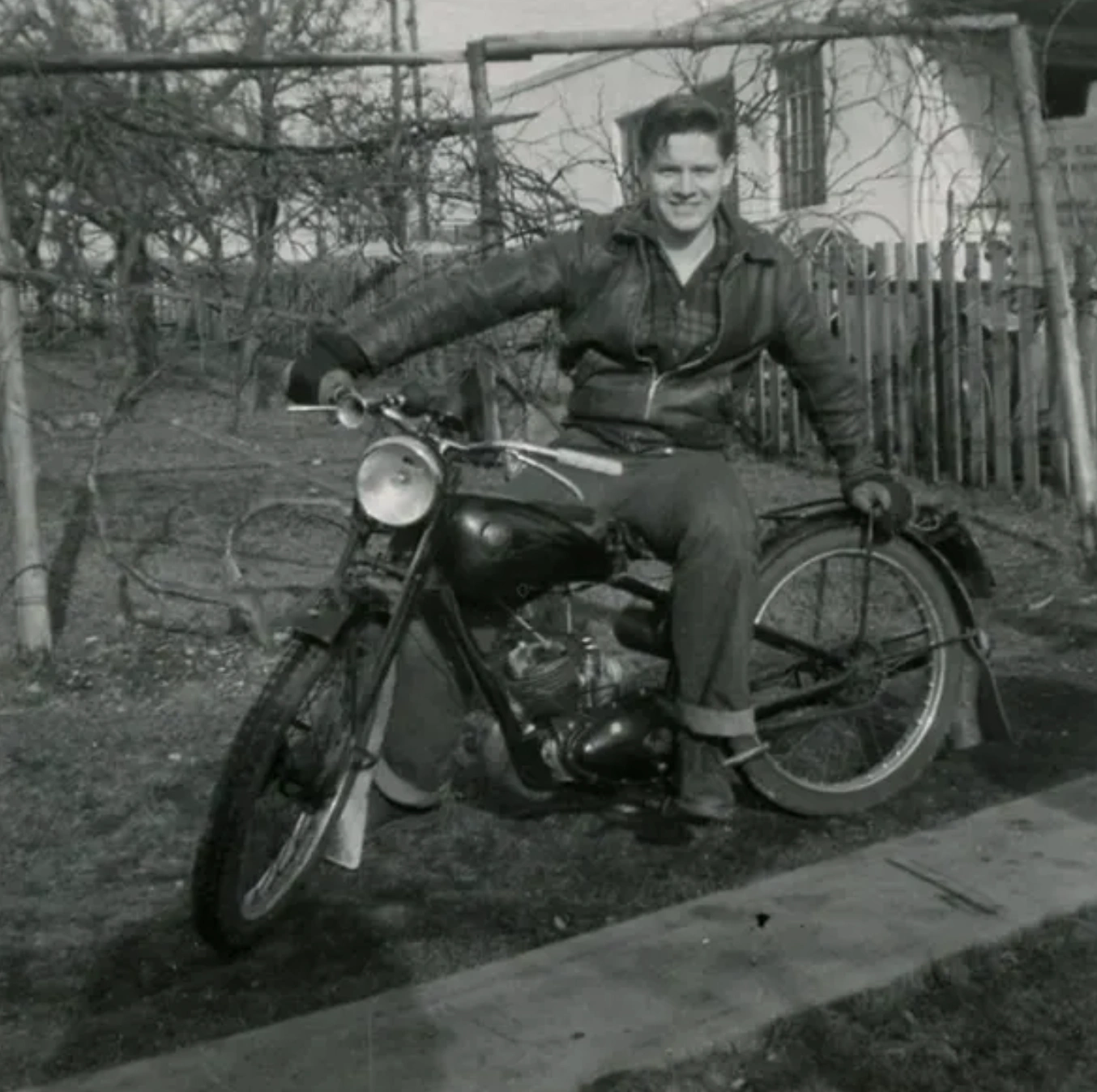 29 Vintage Photos of Greasers That Will Make You Want to Dance and Sing
