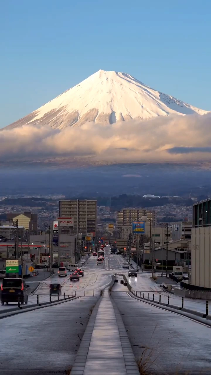 20 Hidden Perspectives: Landmarks and Historical Structures Captured from Uncommon Angles