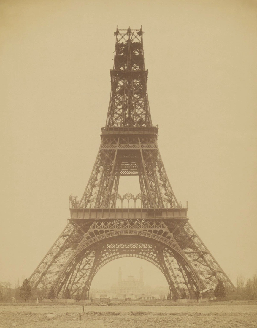 20 Hidden Perspectives: Landmarks and Historical Structures Captured from Uncommon Angles