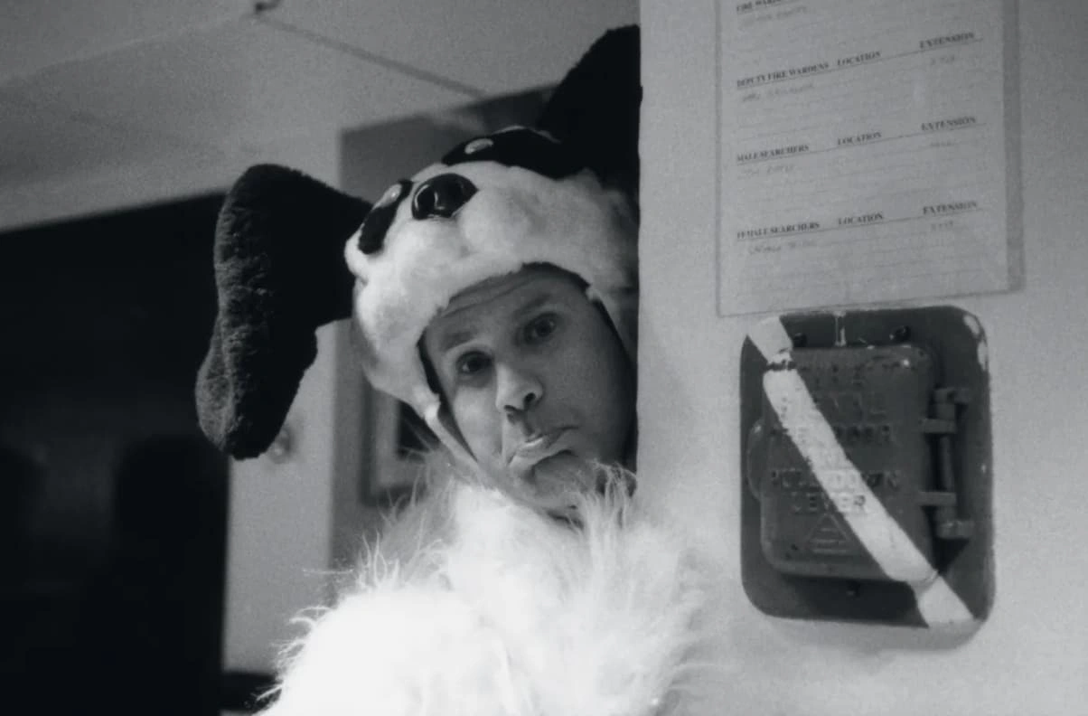 31 Hilarious Behind-the-Scenes Shots Captured During 'SNL's Golden Era