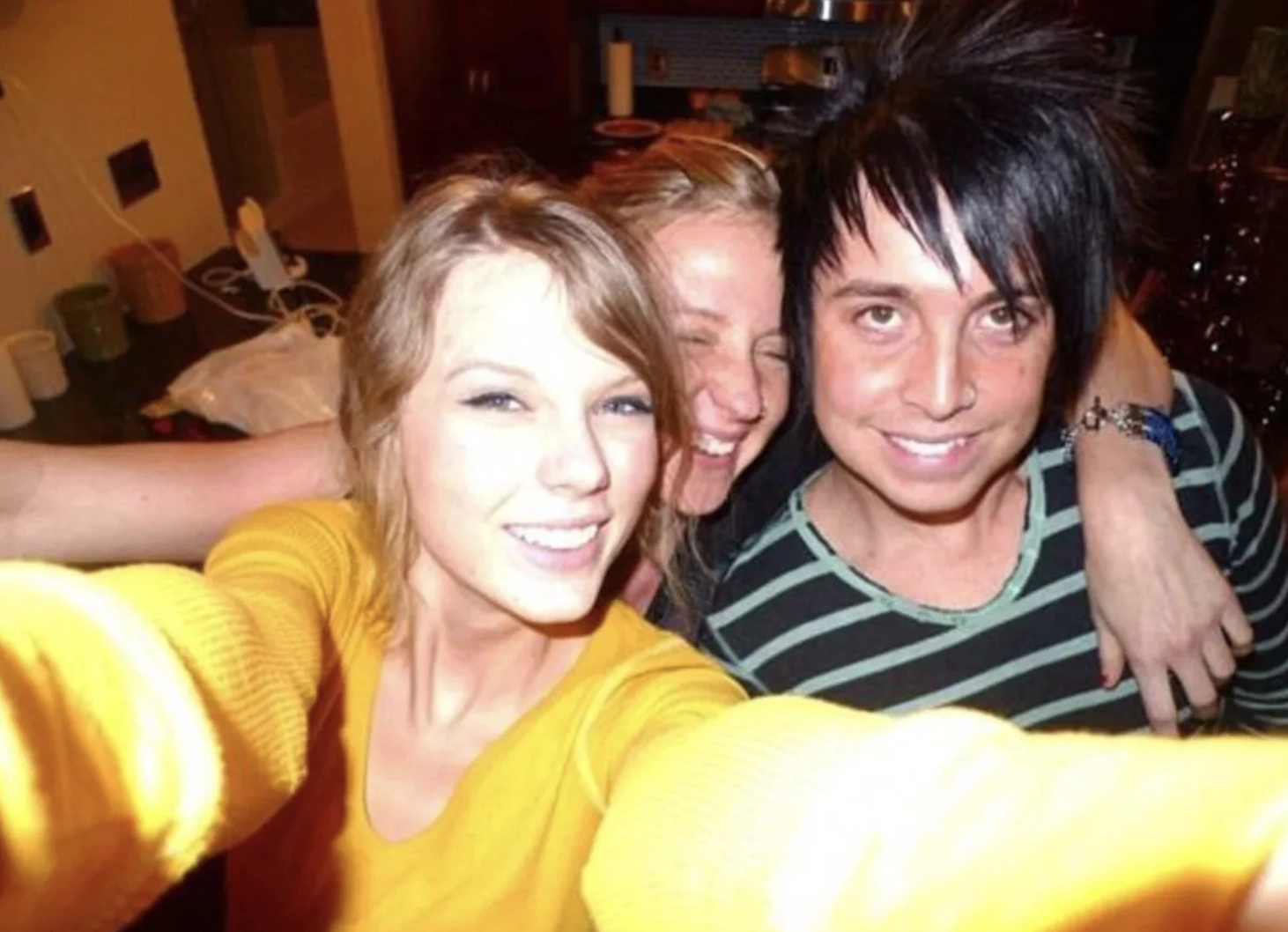 20 Embarrassing Posts Taylor Swift Shared on Myspace