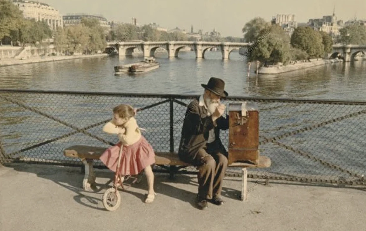 33 Captivating Images Captured in the 1950s
