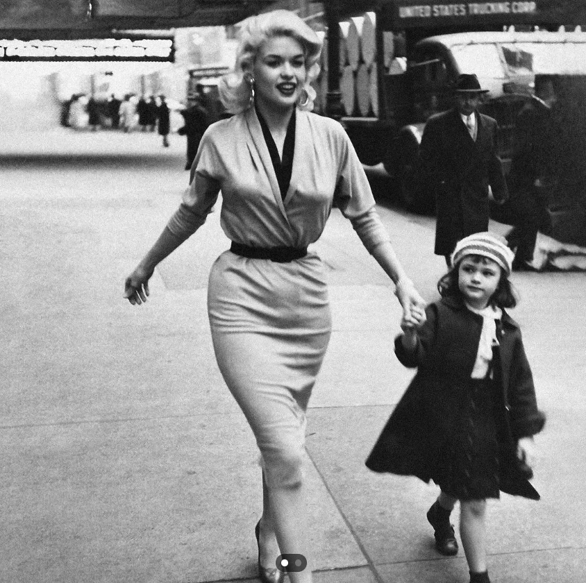 33 Captivating Images Captured in the 1950s