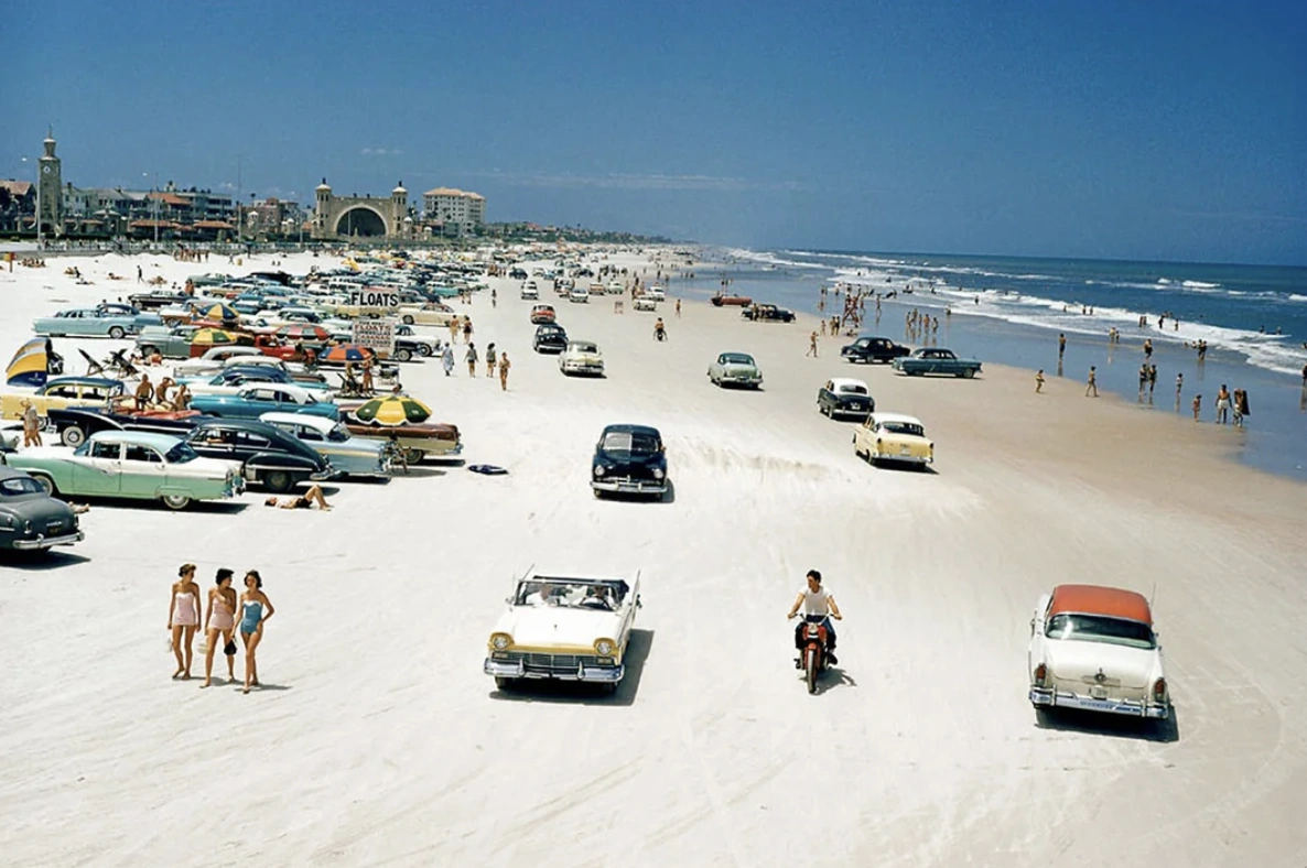 33 Captivating Images Captured in the 1950s