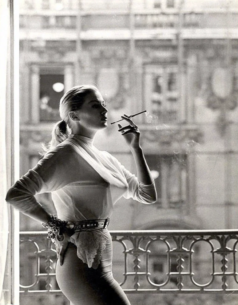 33 Captivating Images Captured in the 1950s