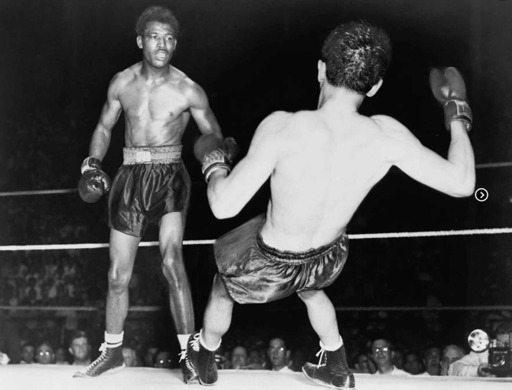 Step into the Ring: 33 Iconic Boxing Images that Pack a Punch