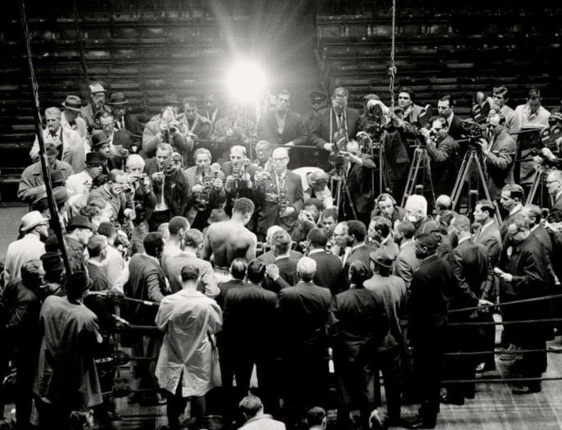 Step into the Ring: 33 Iconic Boxing Images that Pack a Punch