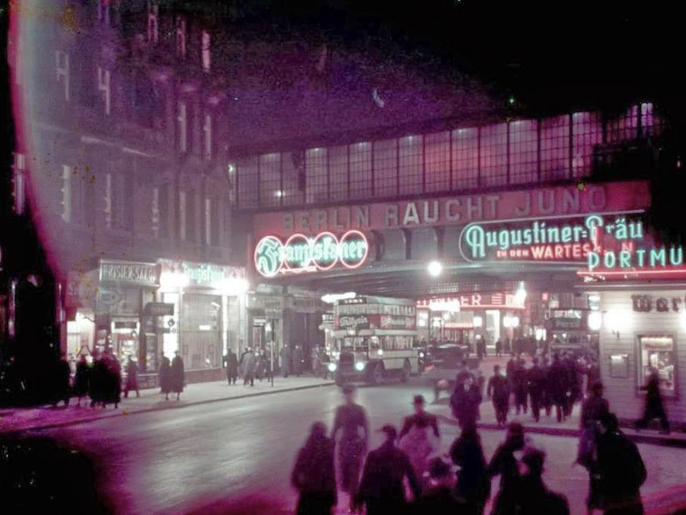 21 Vintage Photos That Prove the World Has Always Been Full of Color