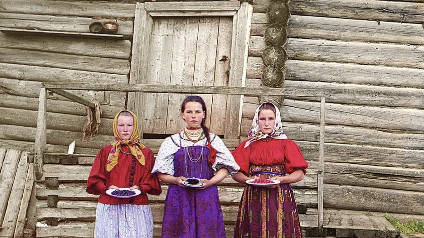 21 Vintage Photos That Prove the World Has Always Been Full of Color