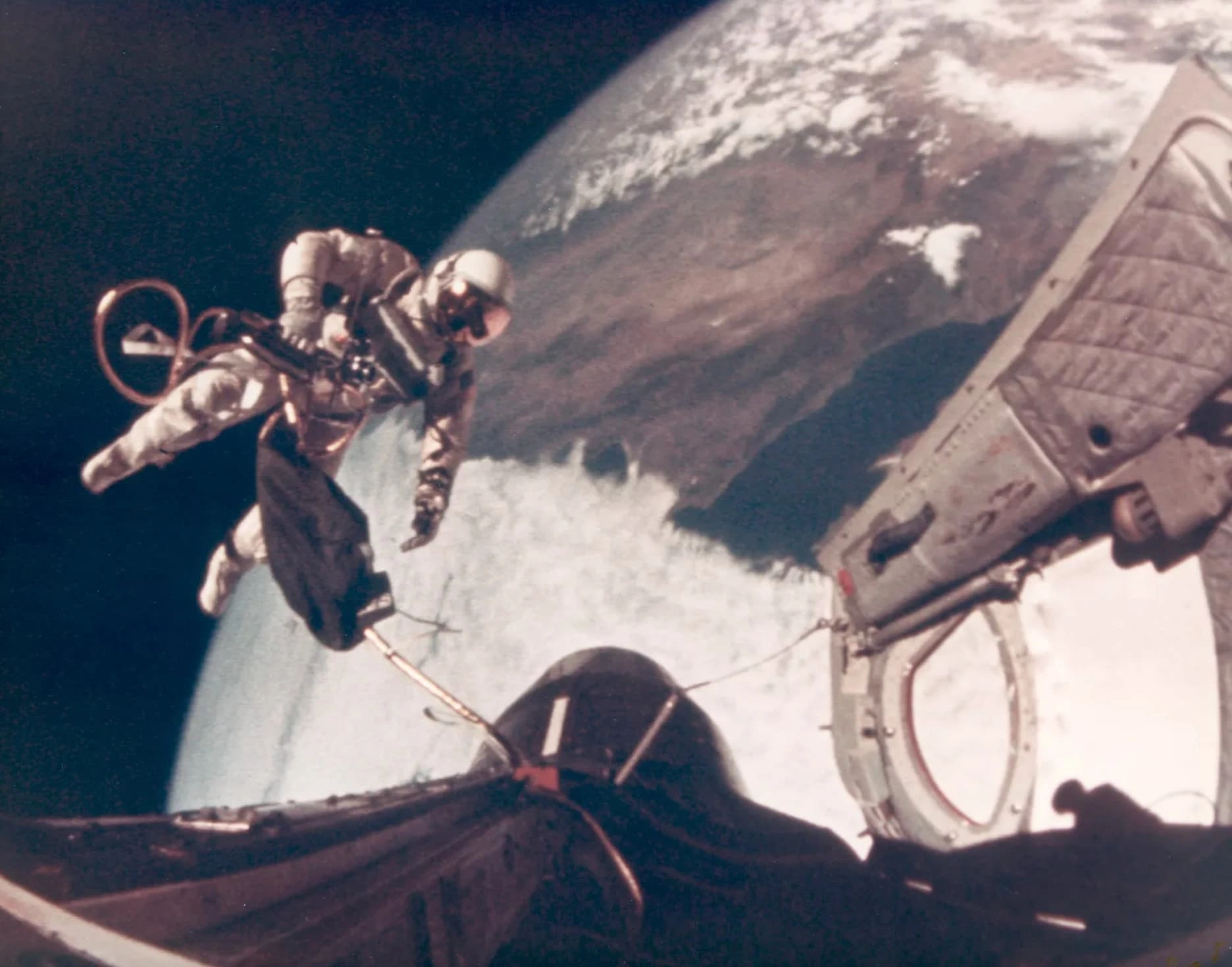 23 Retro NASA Images to Ignite Your Wanderlust