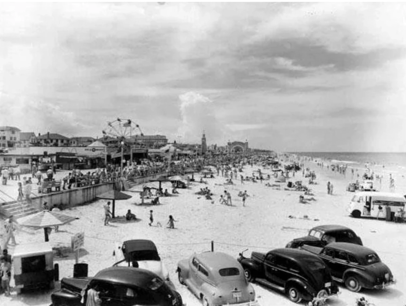 Exploring Daytona Beach: 23 Timeless Images Captured Over the Years