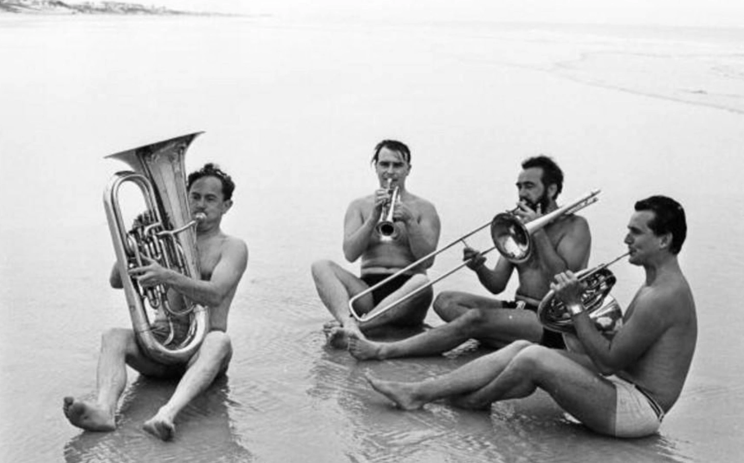 Exploring Daytona Beach: 23 Timeless Images Captured Over the Years