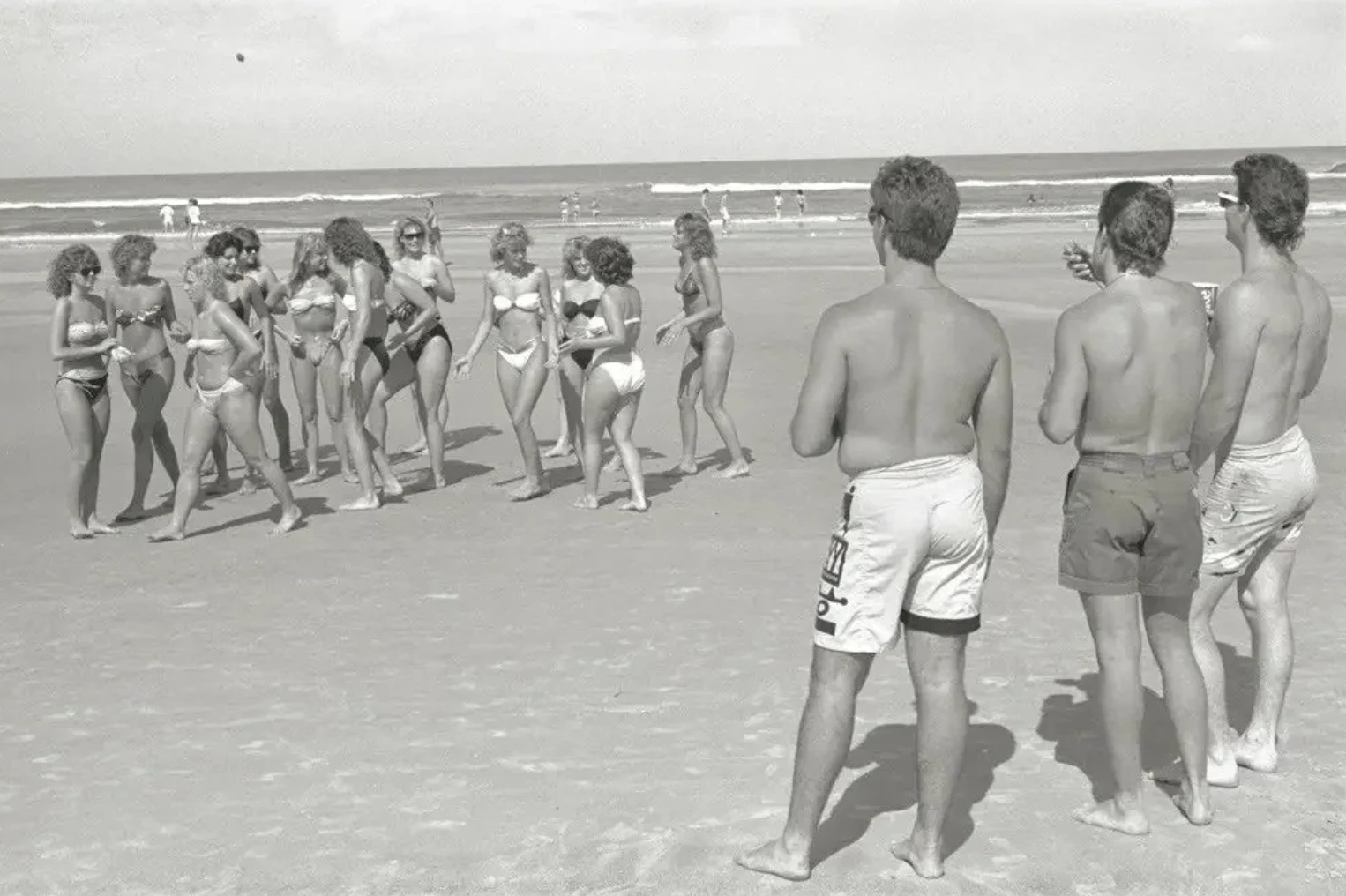 Exploring Daytona Beach: 23 Timeless Images Captured Over the Years