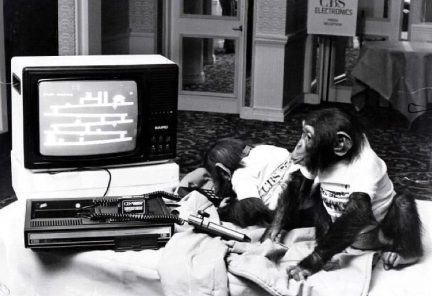 22 Retro-Styled Chimps We'd Love to Hang Out With