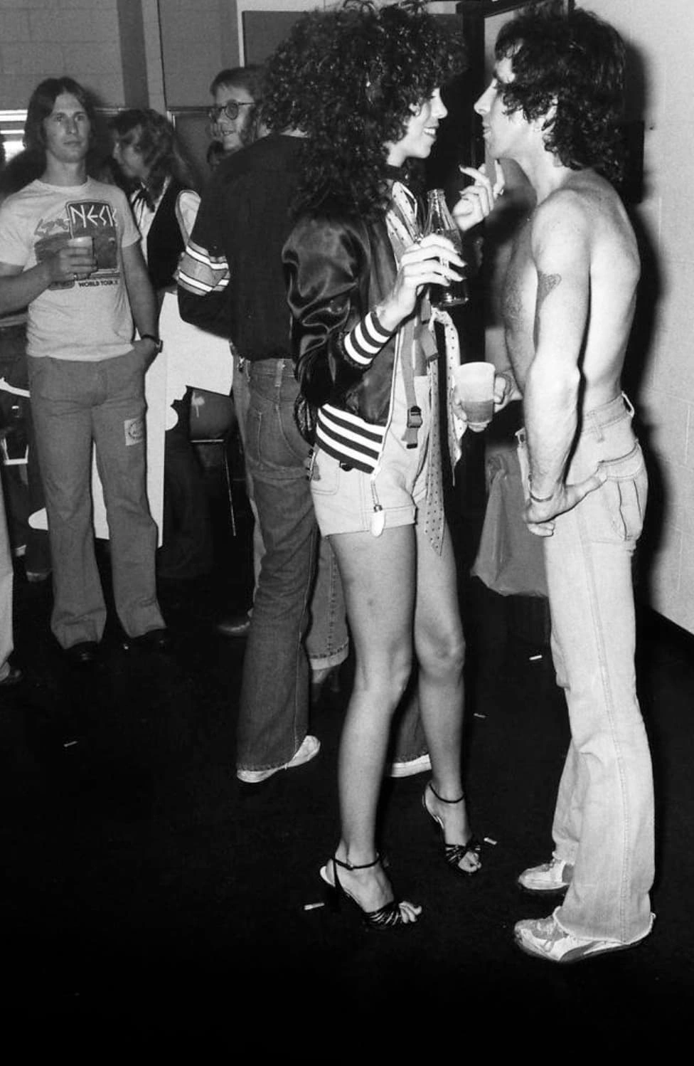 21 Vintage Shots of Rock Legends and Their Fans