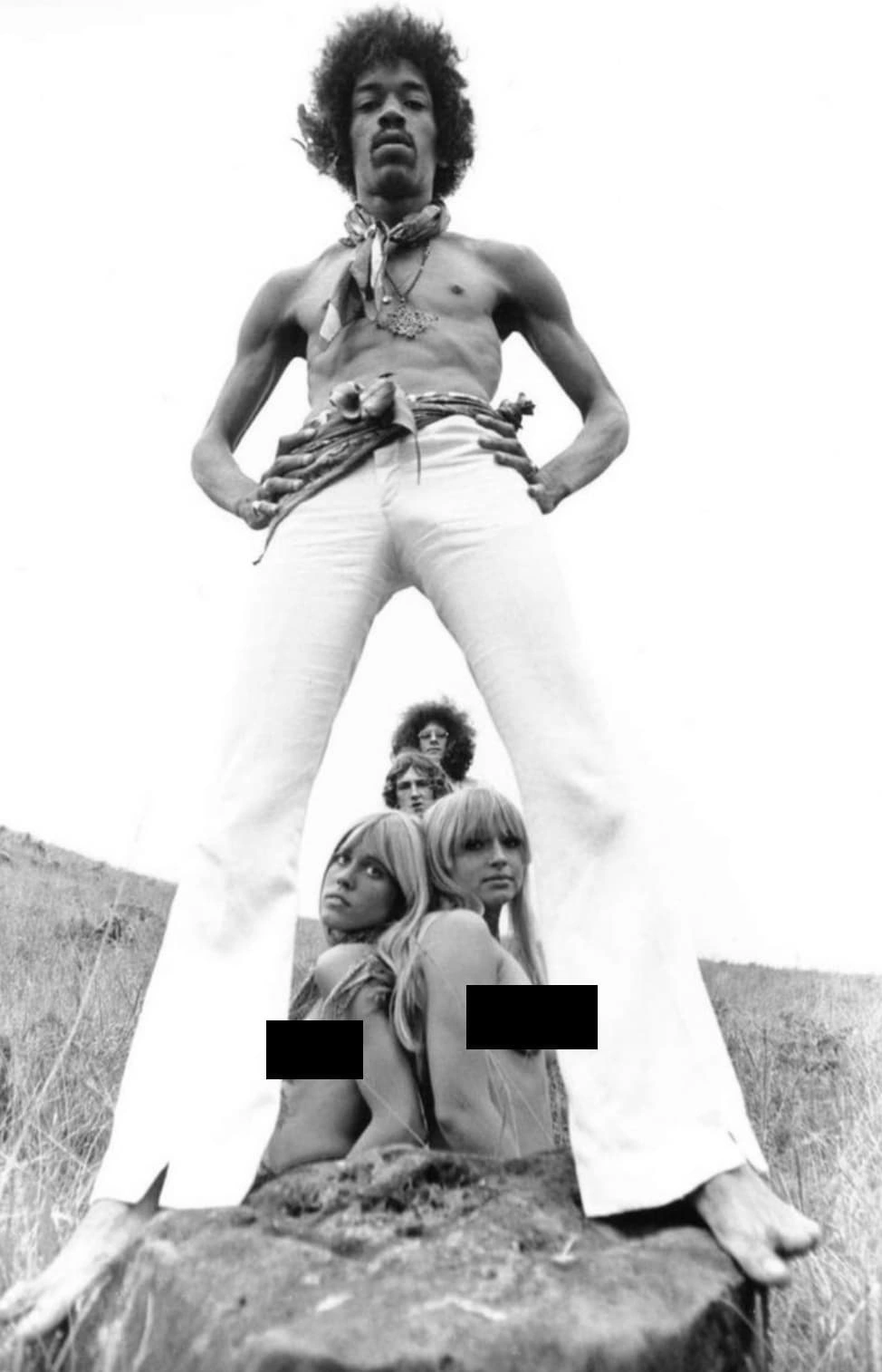 21 Vintage Shots of Rock Legends and Their Fans