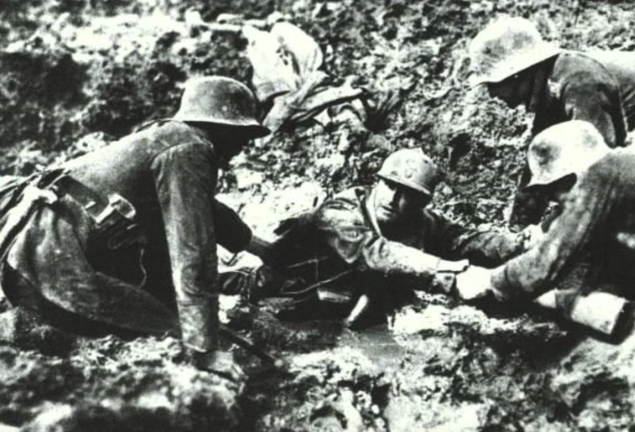 Warriors Through Time: 24 Captivating Historical Images of Battle-Tested Soldiers